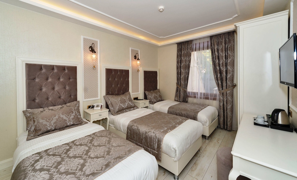 ROOM, TRIPLE