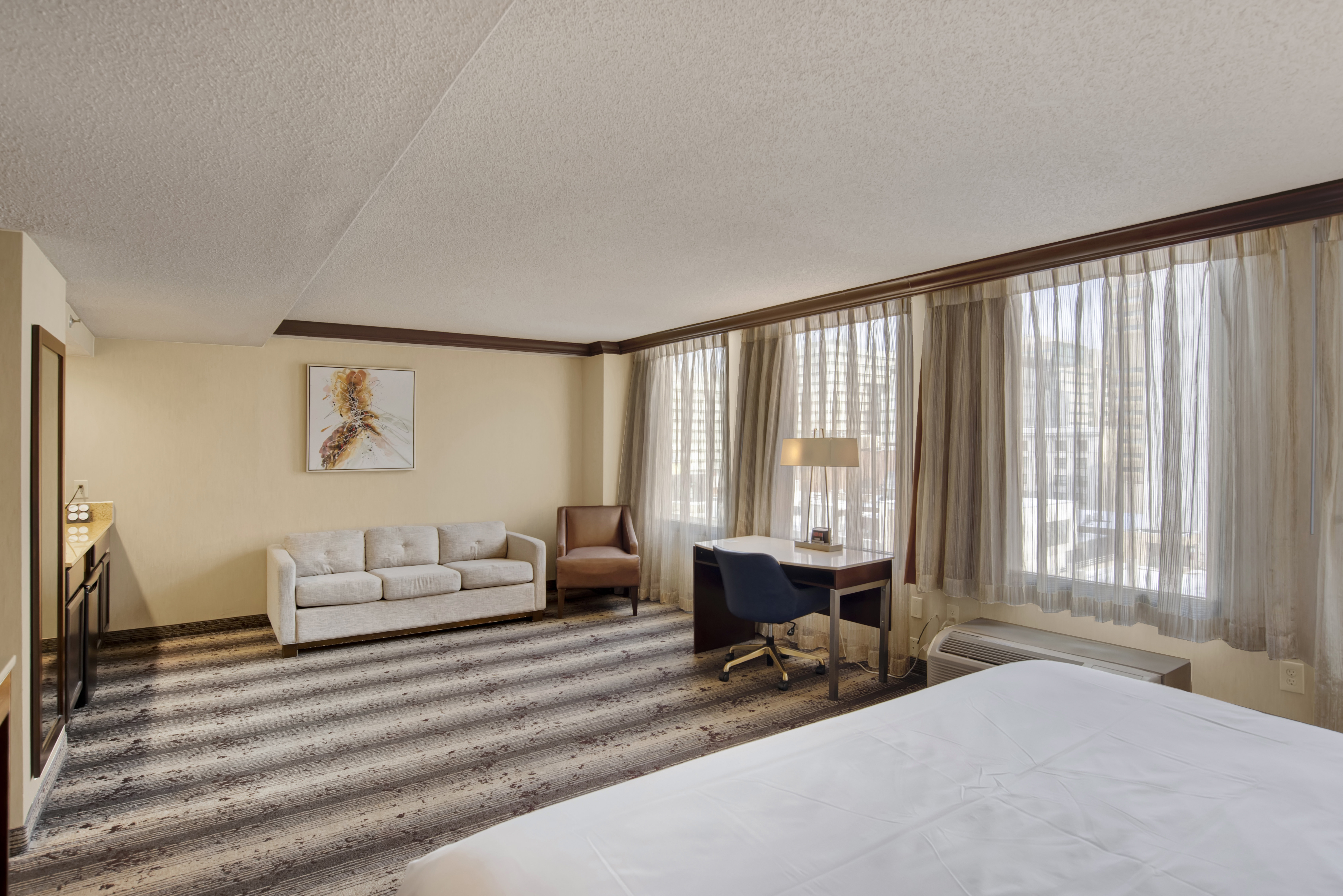 Crowne Plaza Harrisburg Hershey 23/63