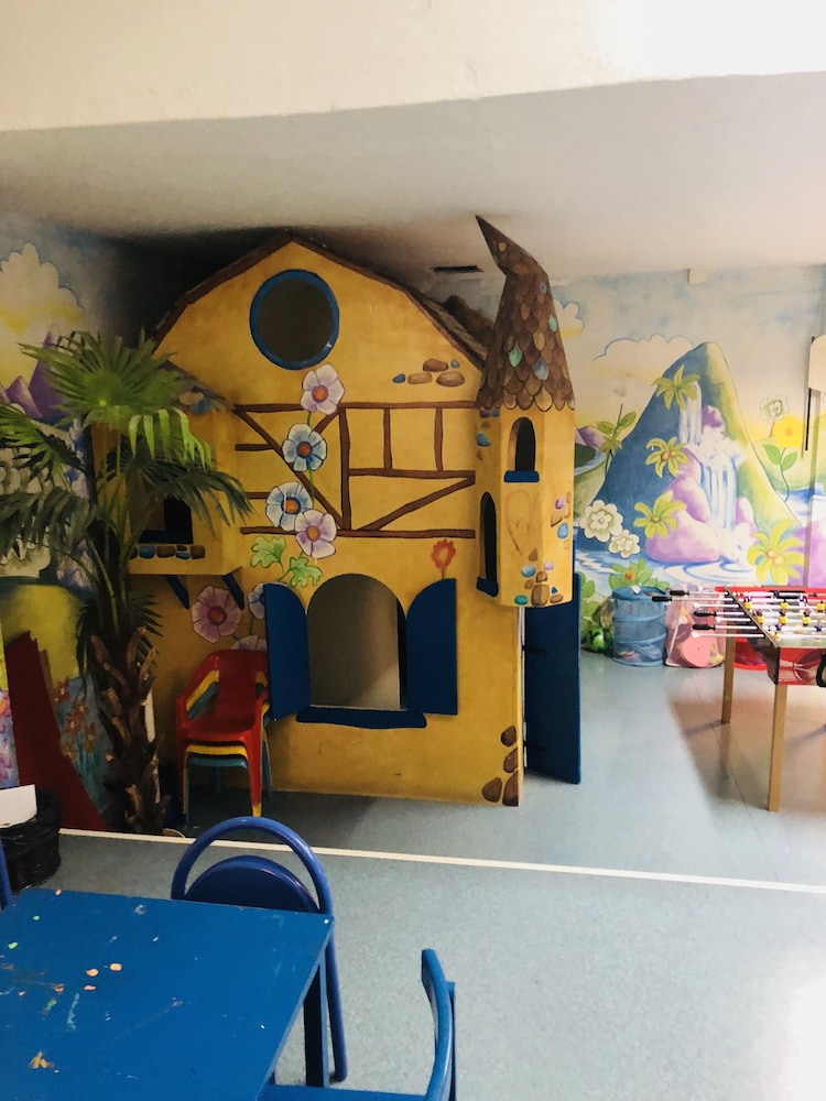 Regency Torviscas Apartments And Suites 55/63