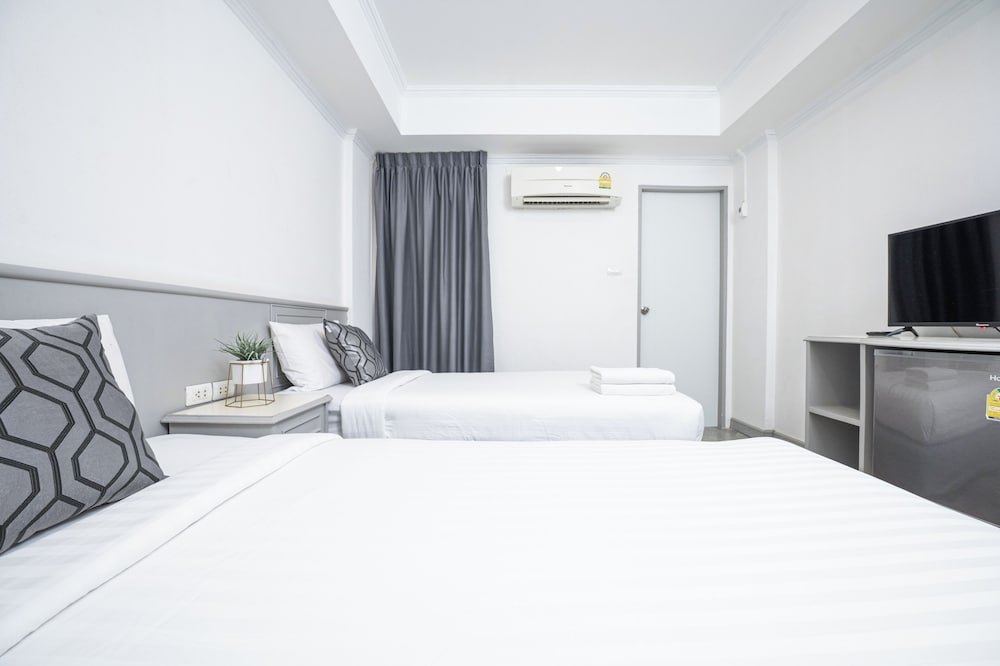 Chaipat Hotel 18/66