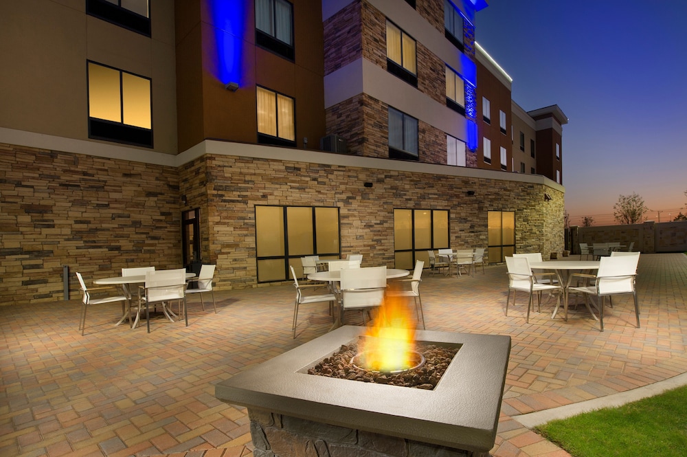 Holiday Inn Express And Suites Waco South 5/56