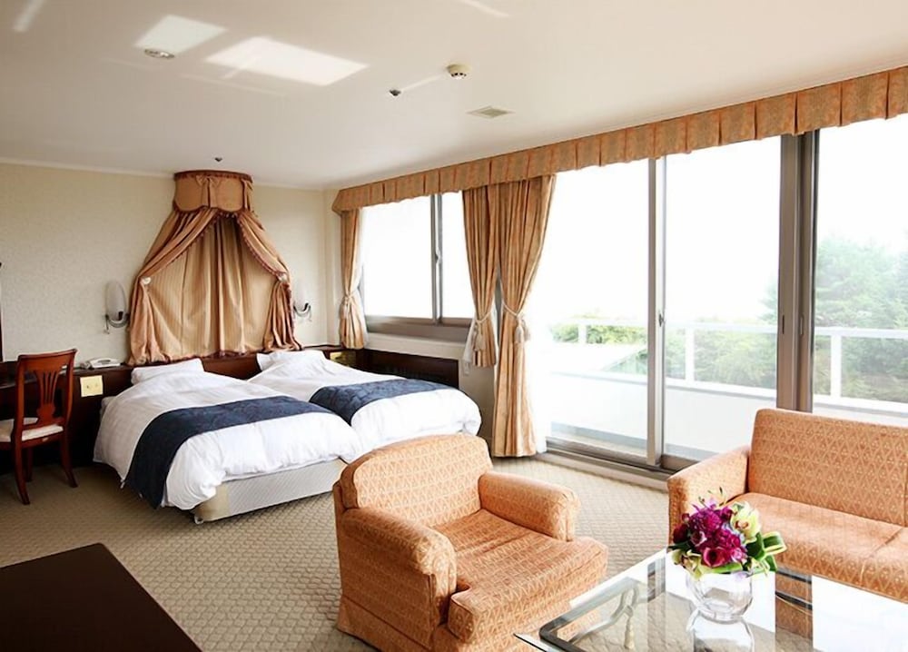 Suite, Twin Beds