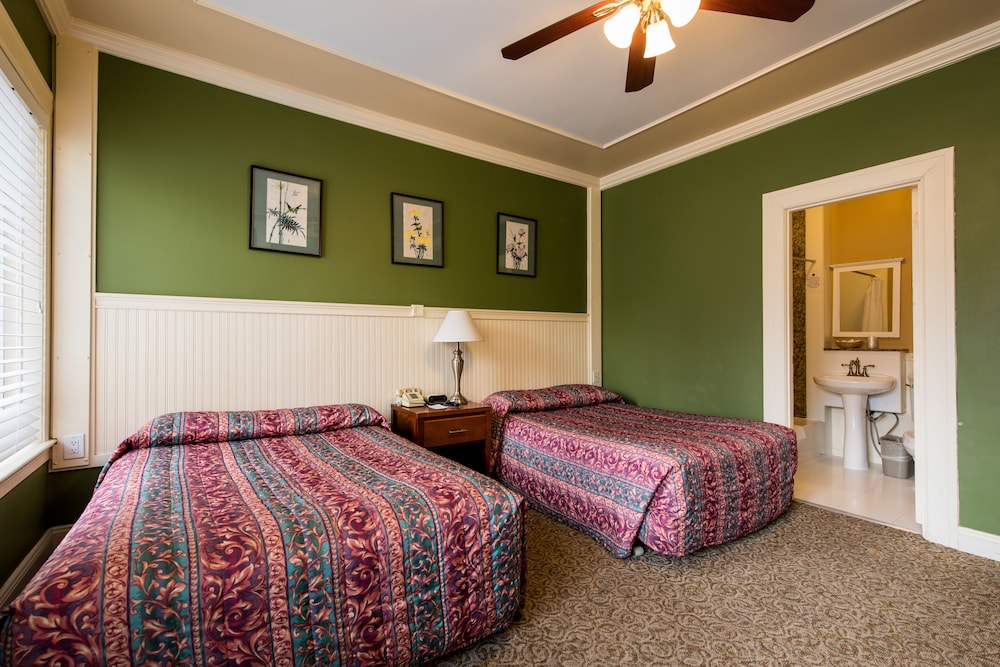 Grant Hotel 18/45