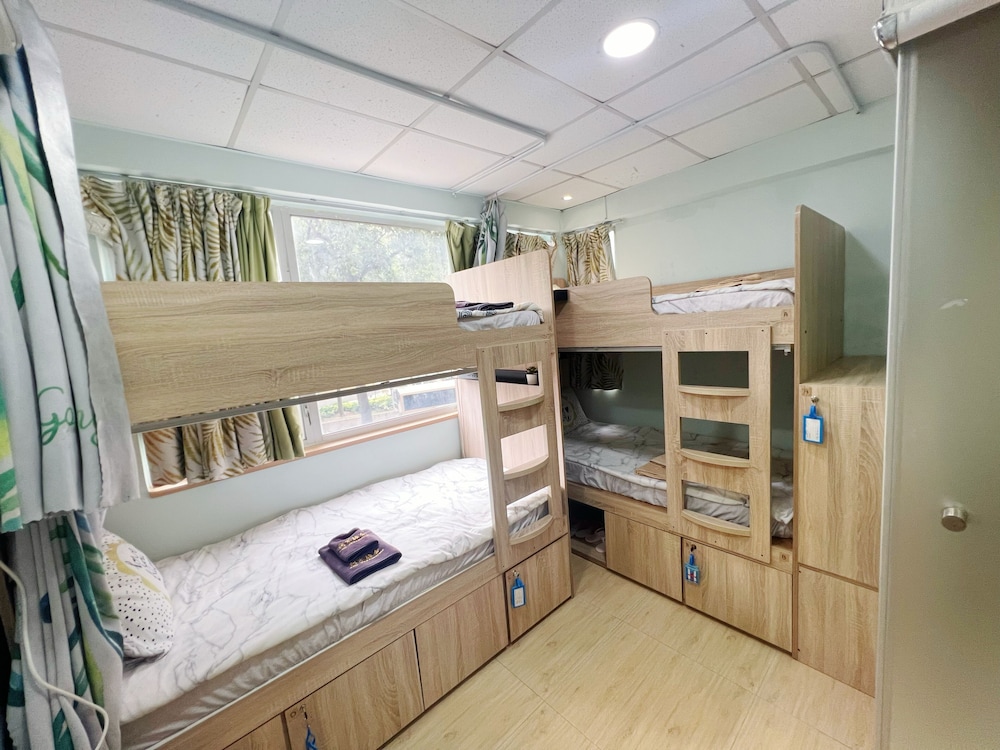 FEMALE DORM, FEMALE ONLY, BASIC, GARDEN VIEW