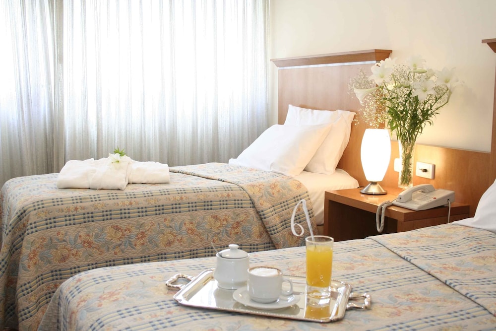 Ariston Hotel 15/35