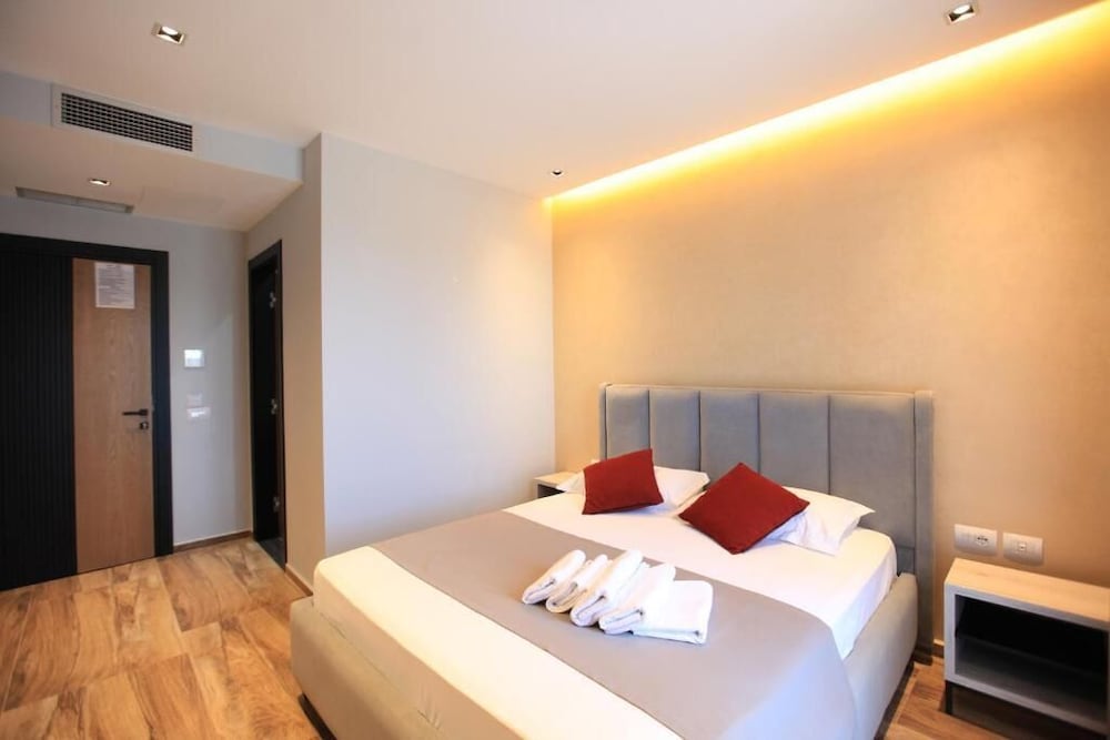 Hotel Citrus 9/37