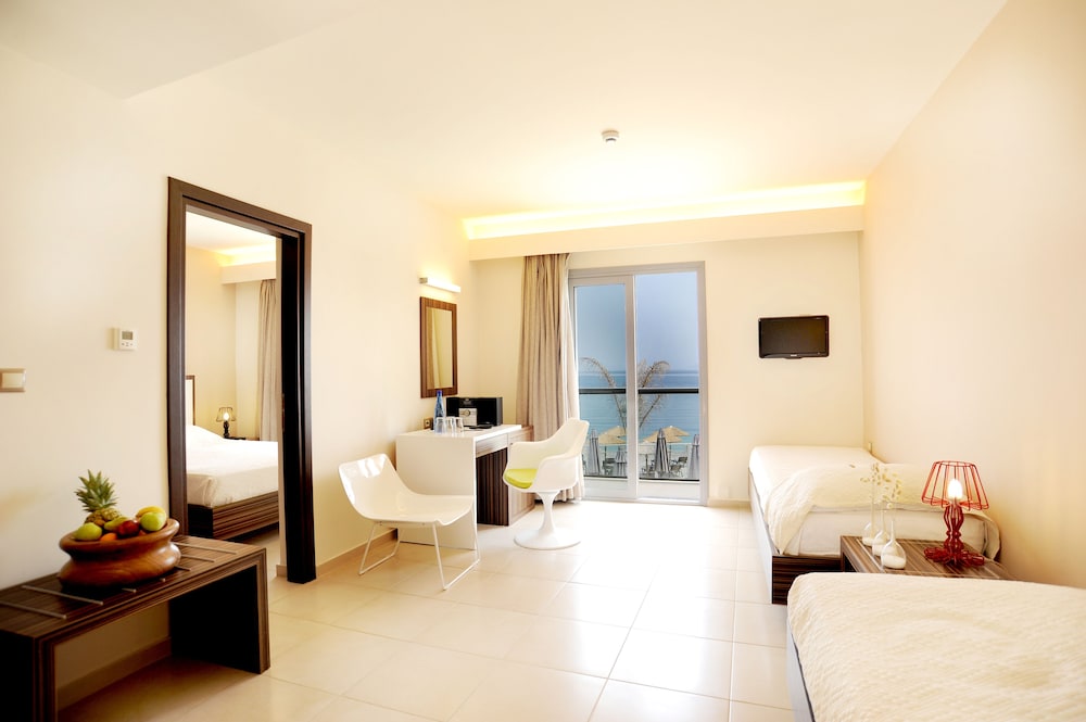 Sikyon Coast Hotel Resort 4/50