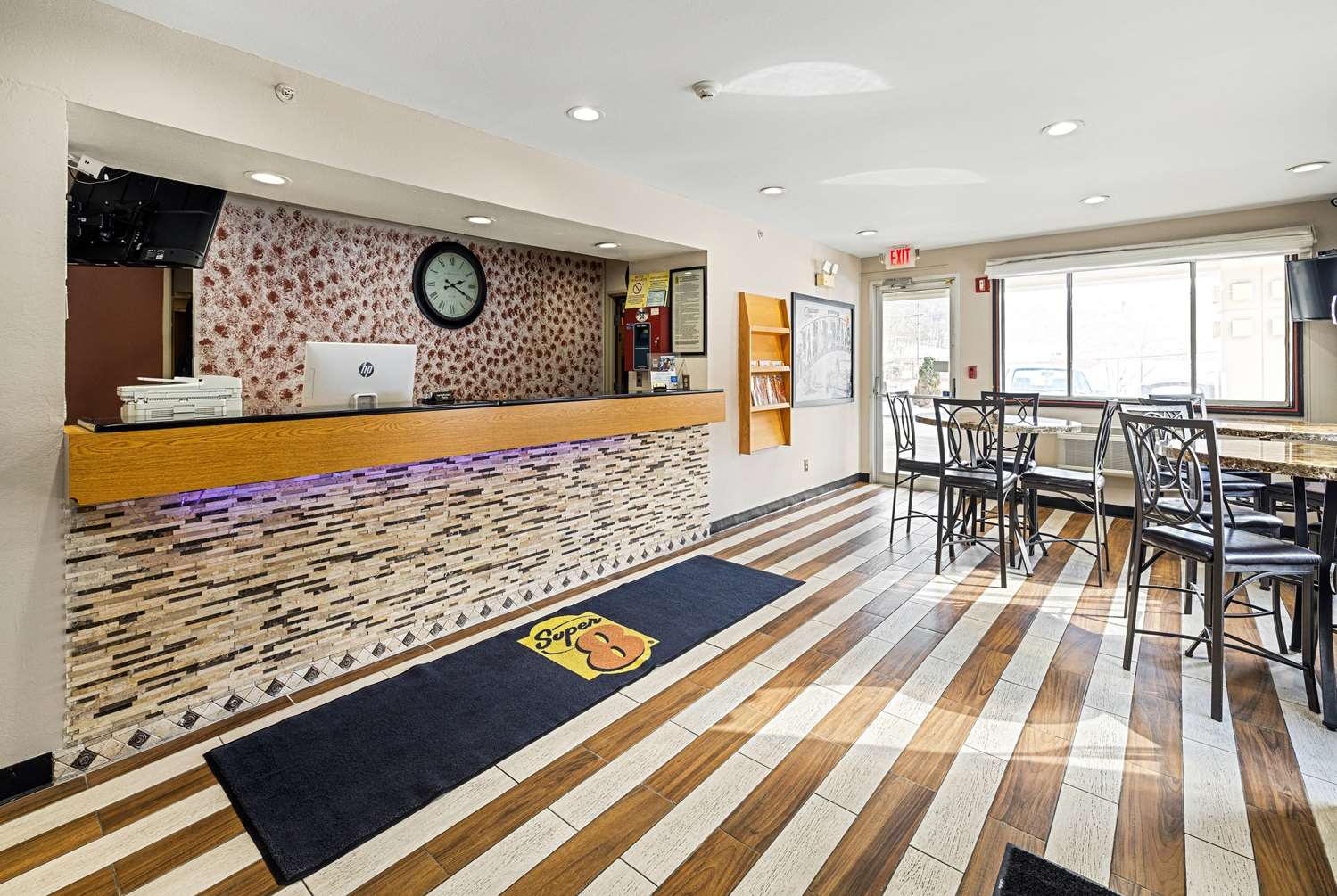 Super 8 by Wyndham Pittsburgh/Monroeville 8/47