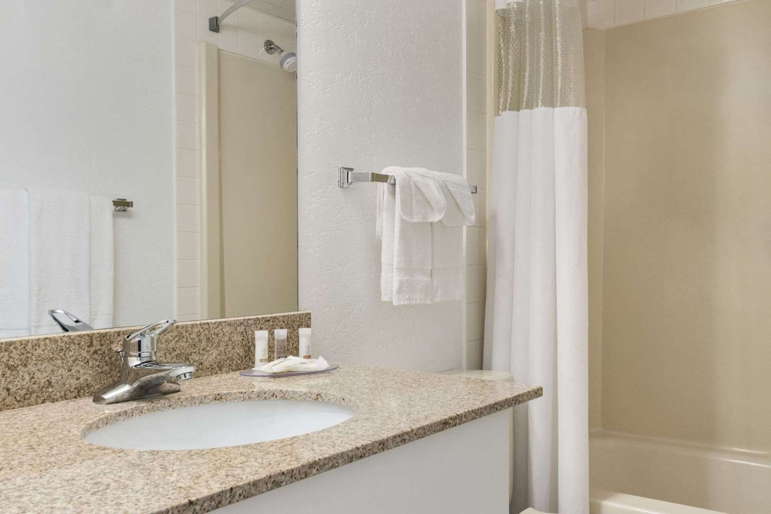 Days Inn By Wyndham Lethbridge 10/10
