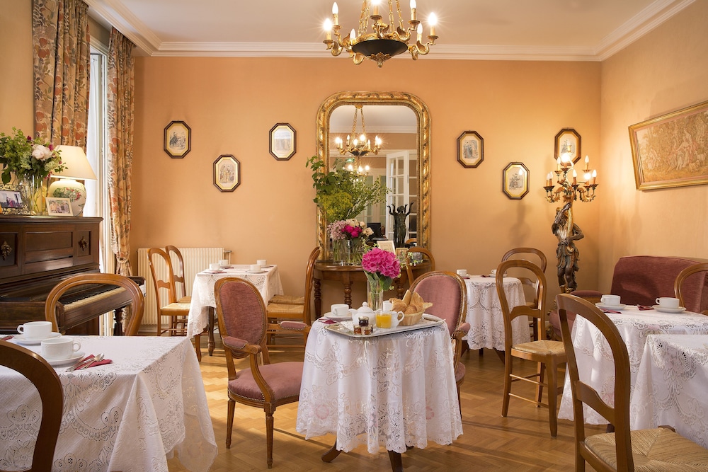 Hotel des Grandes Ecoles 27/49