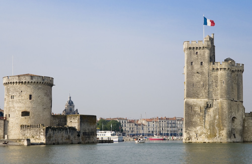 NOVOTEL LA ROCHELLE CENTRE 67/72