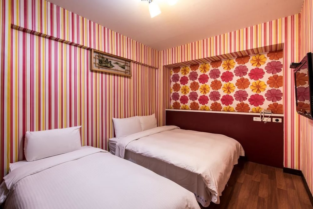 South Sea Hotel 26/49