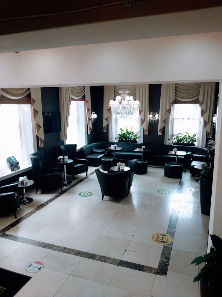Edward Hotel Paddington 43/65