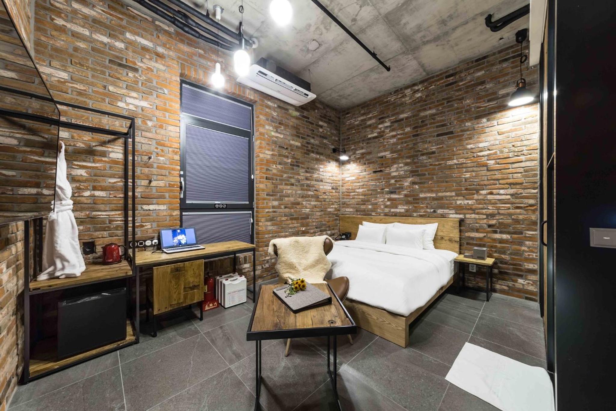 Hotel The Artist Dongseon 28/94