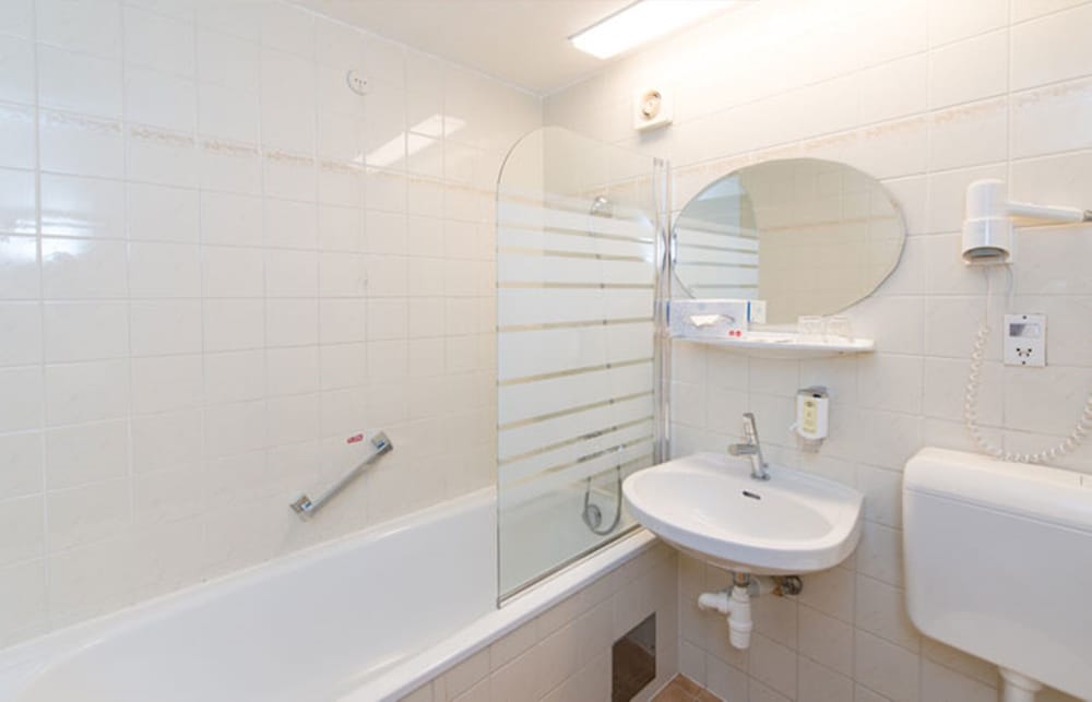 Mozart Hotel 58/60