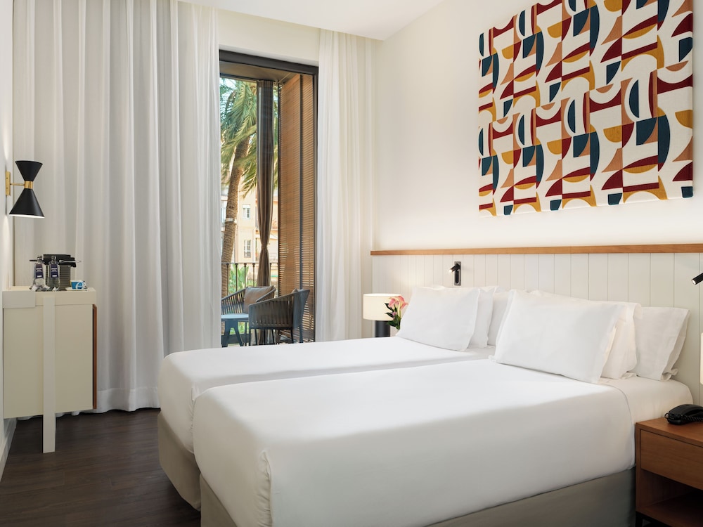 H10 Urquinaona Plaza Hotel 30/72