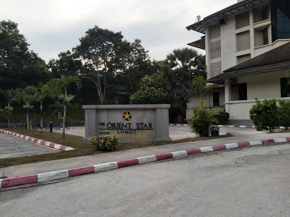 THE ORIENT STAR RESORT LUMUT 36/39