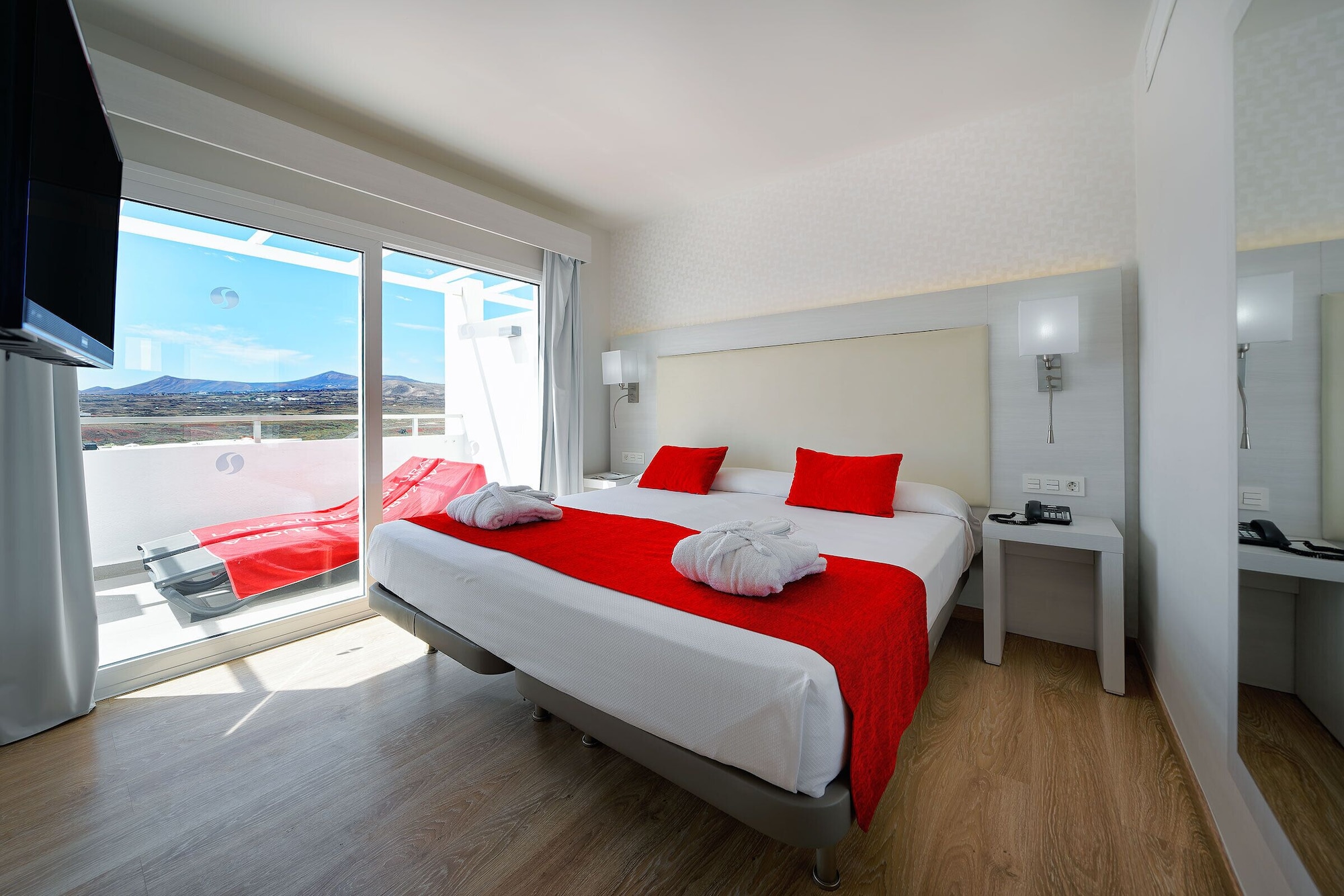 SELECT, JUNIOR SUITE