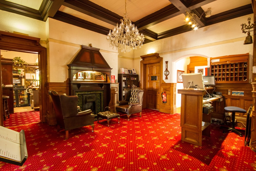 Normanhurst Hotel 5/50