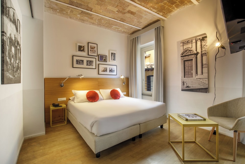 DELUXE, DOUBLE BED