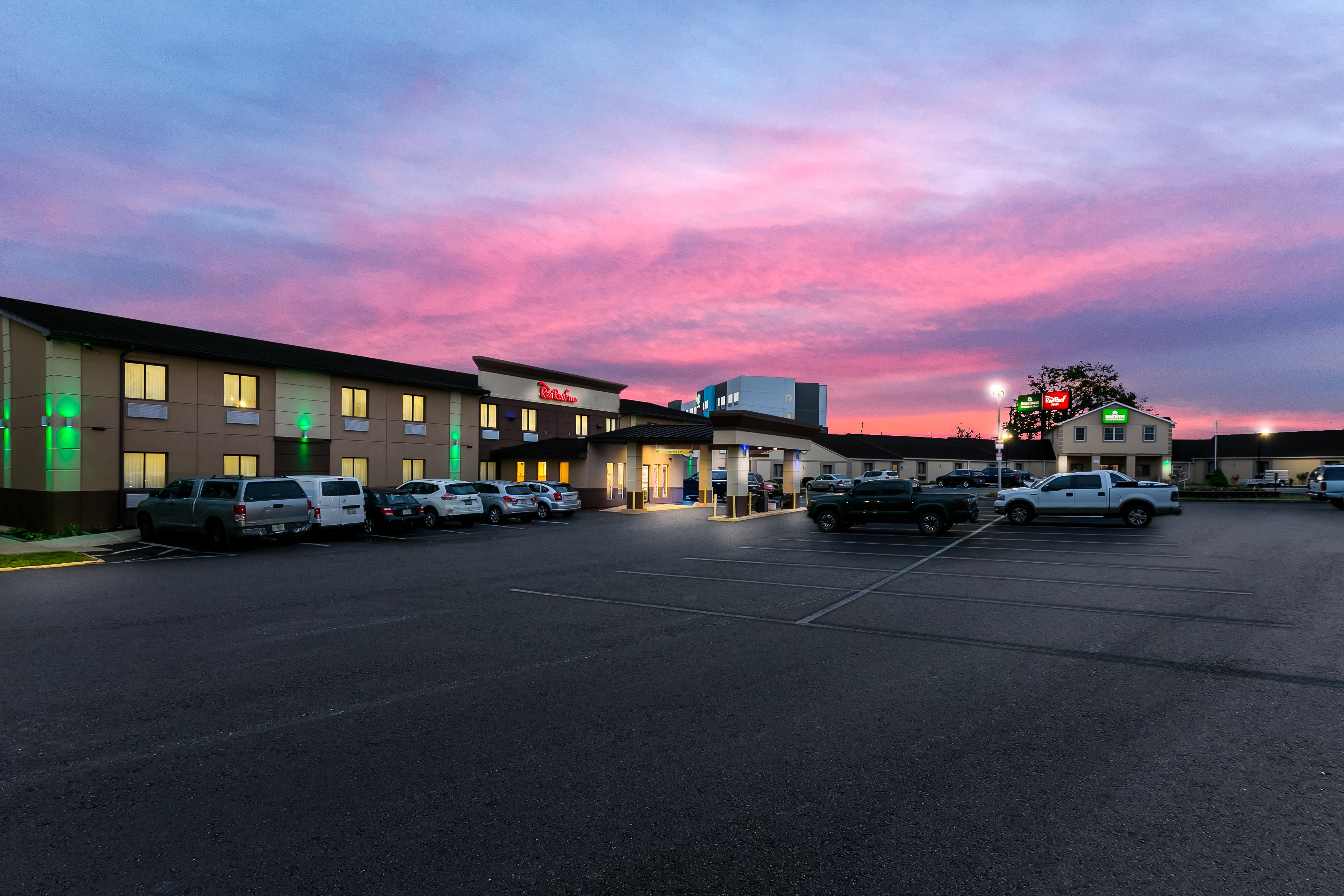 Econo Lodge Inn Suites 31/35