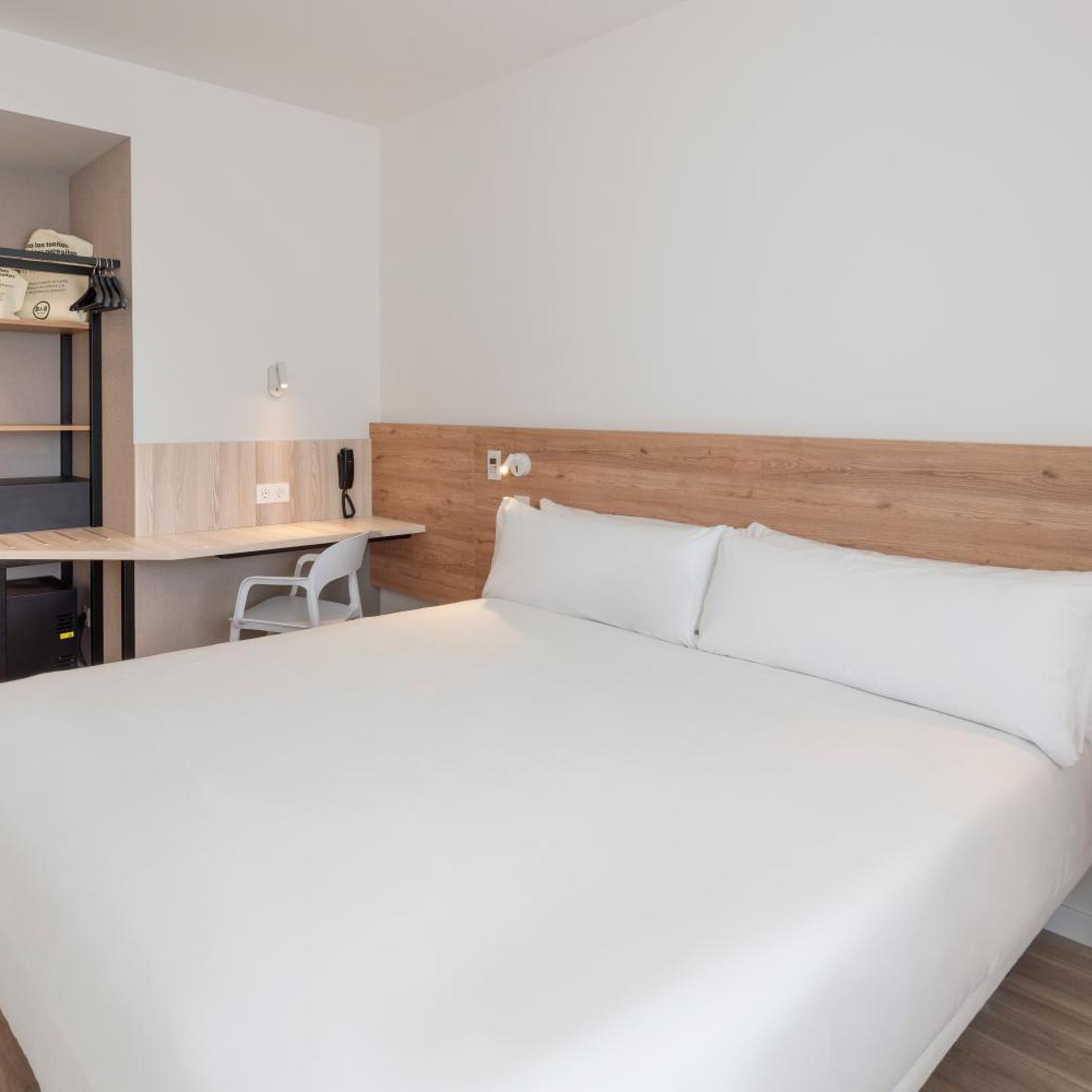 Double Room, B&B HOTEL Ecija 2/7