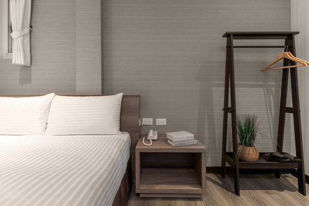 Hotel Brown - Zhongzheng 8/48