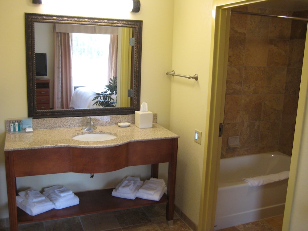 Hampton Inn & Suites McComb 8/49