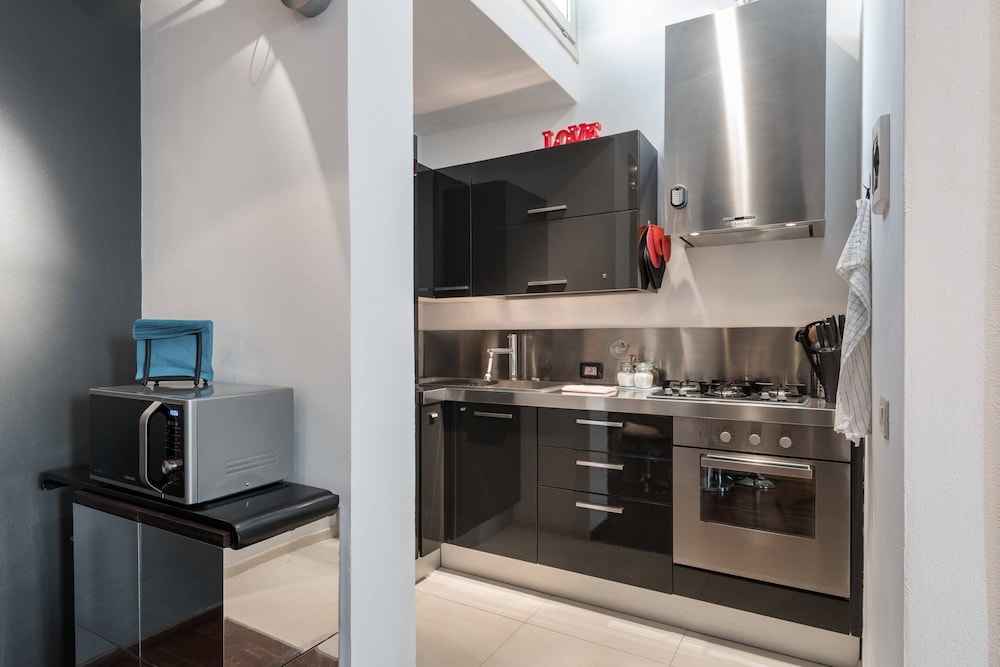 Art Gallery Apartment in Florence 25/33