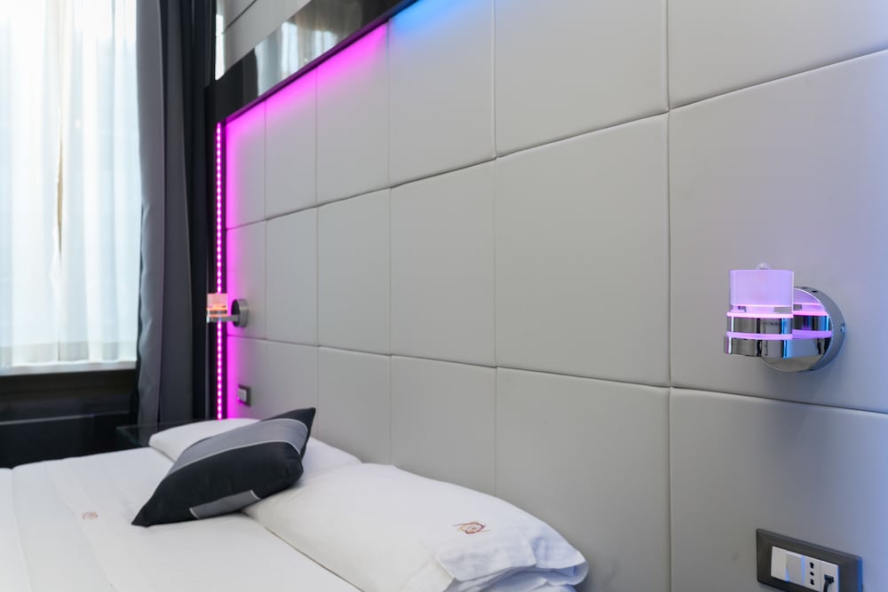 غرفة سوبيريور بسرير كوين، Hotel Fiorella 4/6