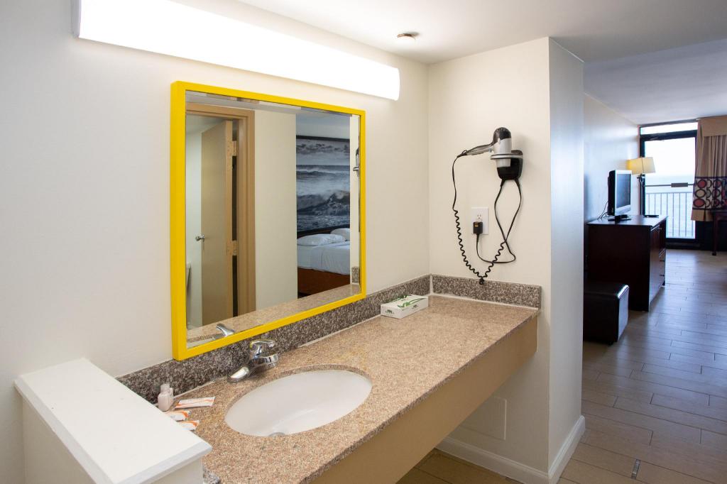 Deluxe, King Bed, Ocean Front, Aqua Vista Resort Hotel 6/6