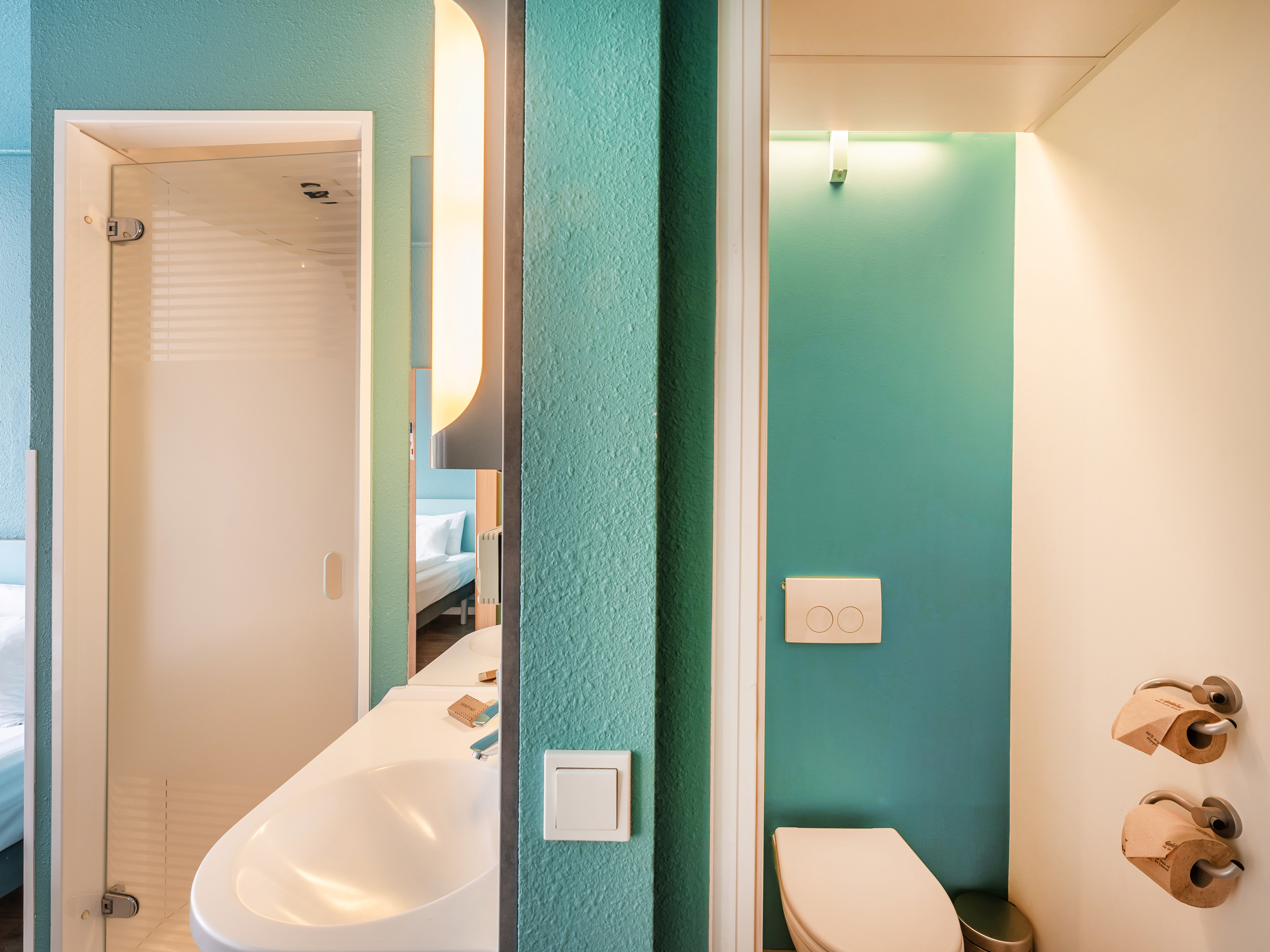 B&B HOTEL Freiburg-West 27/32