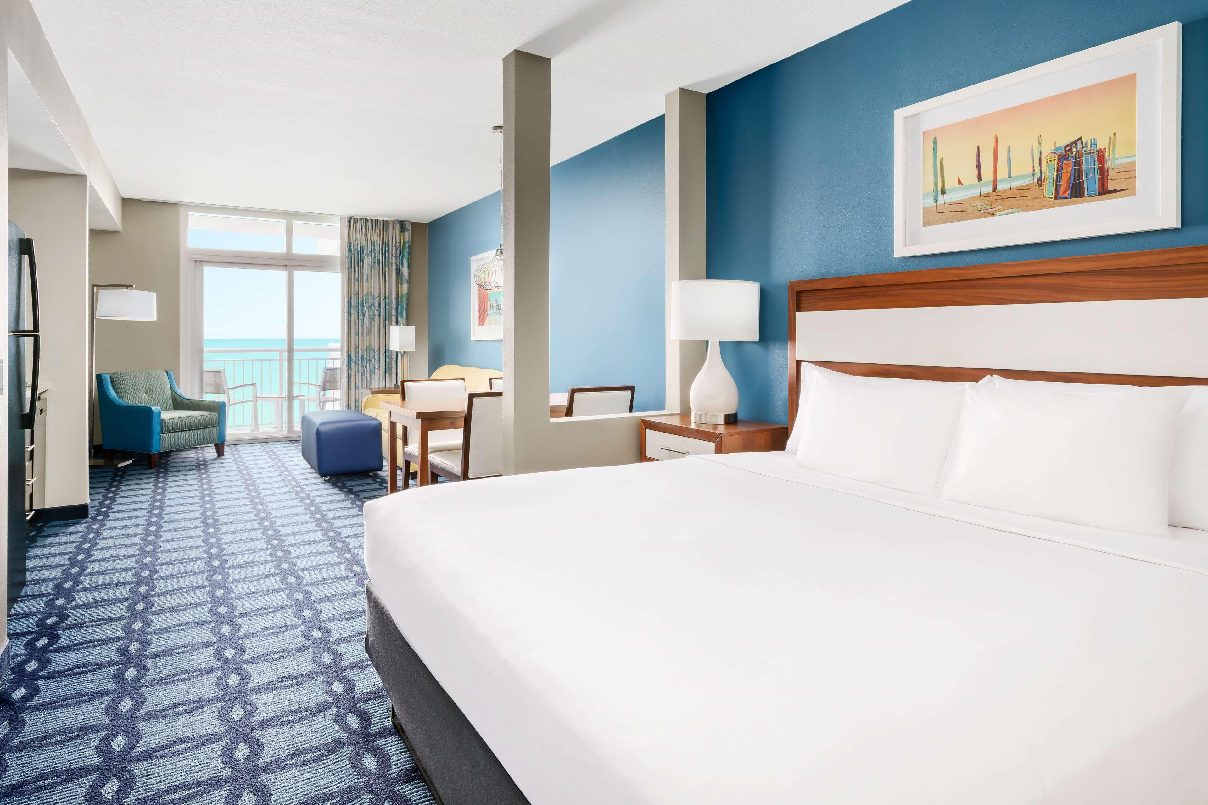 STUDIO, KING BED, OCEAN FRONT, BALCONY, ACCESSIBLE