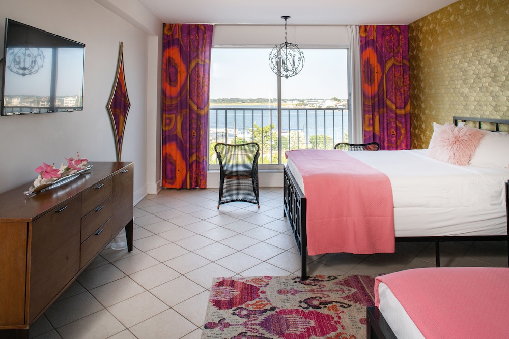 Blockade Runner Beach Resort 7/70