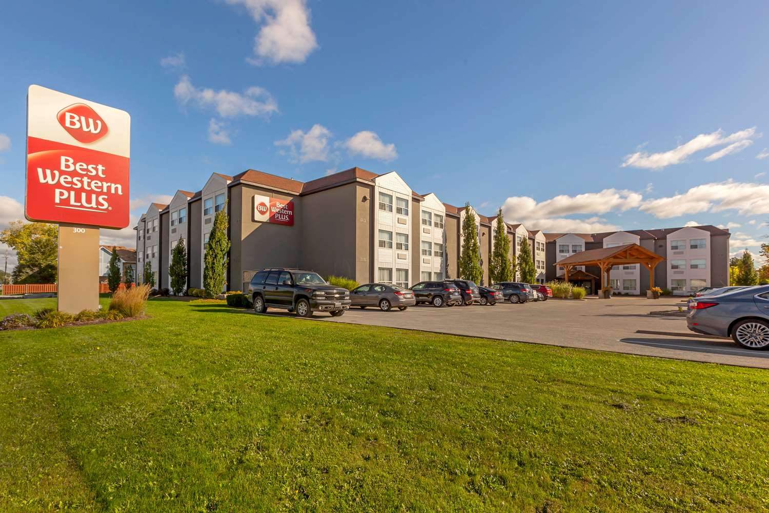 Best Western Plus Rose City Suites 29/35