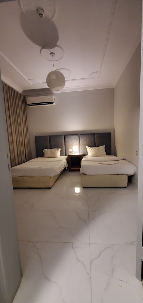 أجنحة ريحان الورود(Rihanat Al Worood Suites Khamis Mushait) 16/34