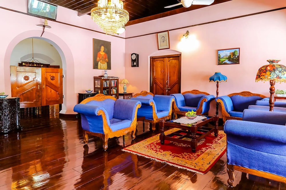 CHIRAMEL RESIDENCY FORTKOCHI 31/54