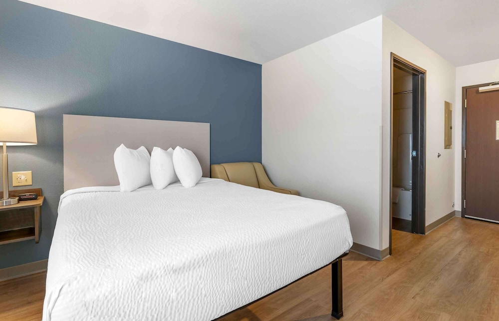 WoodSpring Suites Louisville Airport 8/26