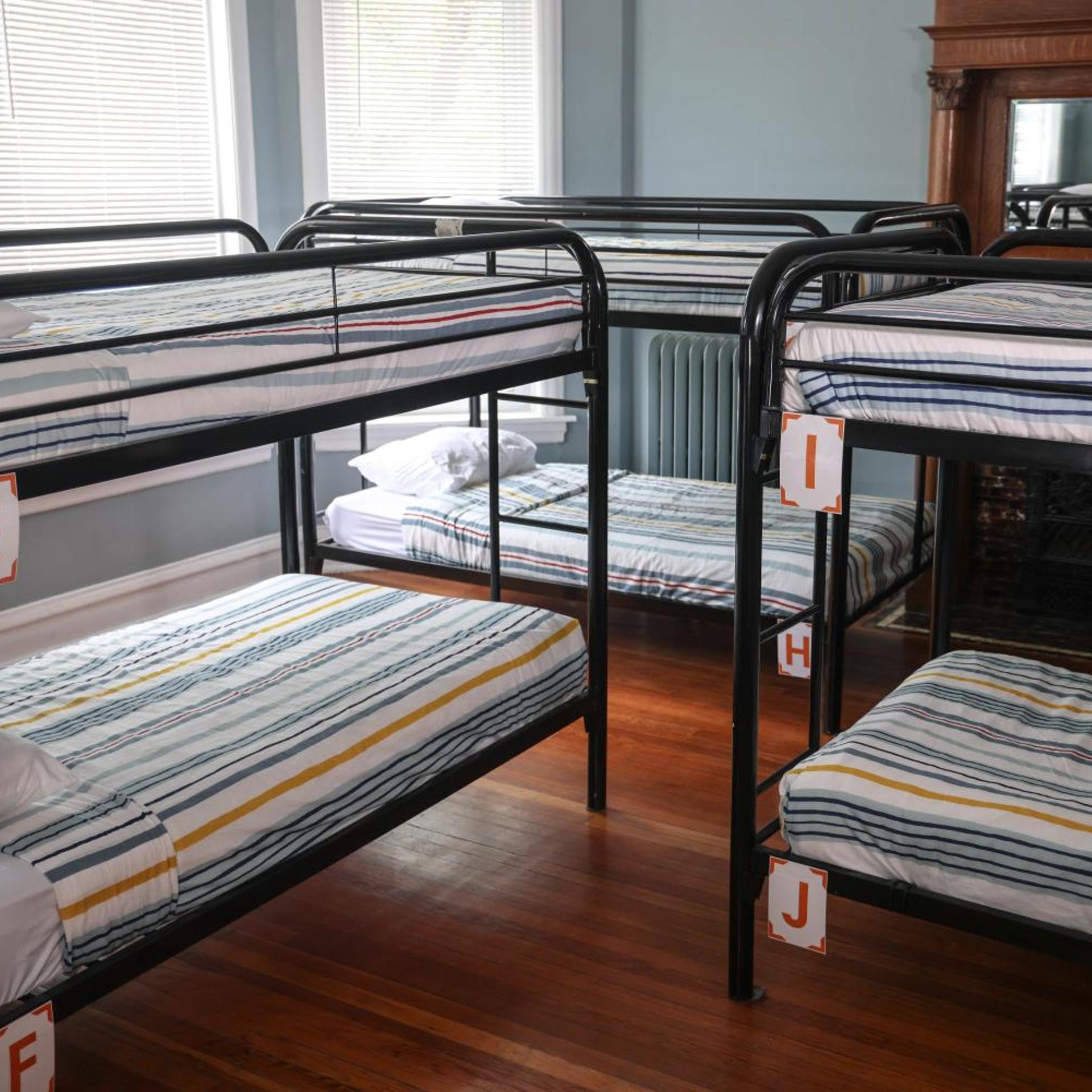 Wrigley Hostel - Adults Only 44/48