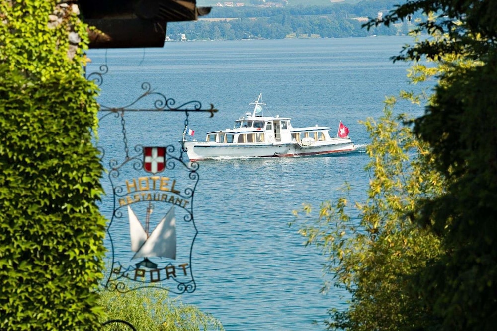Hotel-Restaurant Du Port 32/41