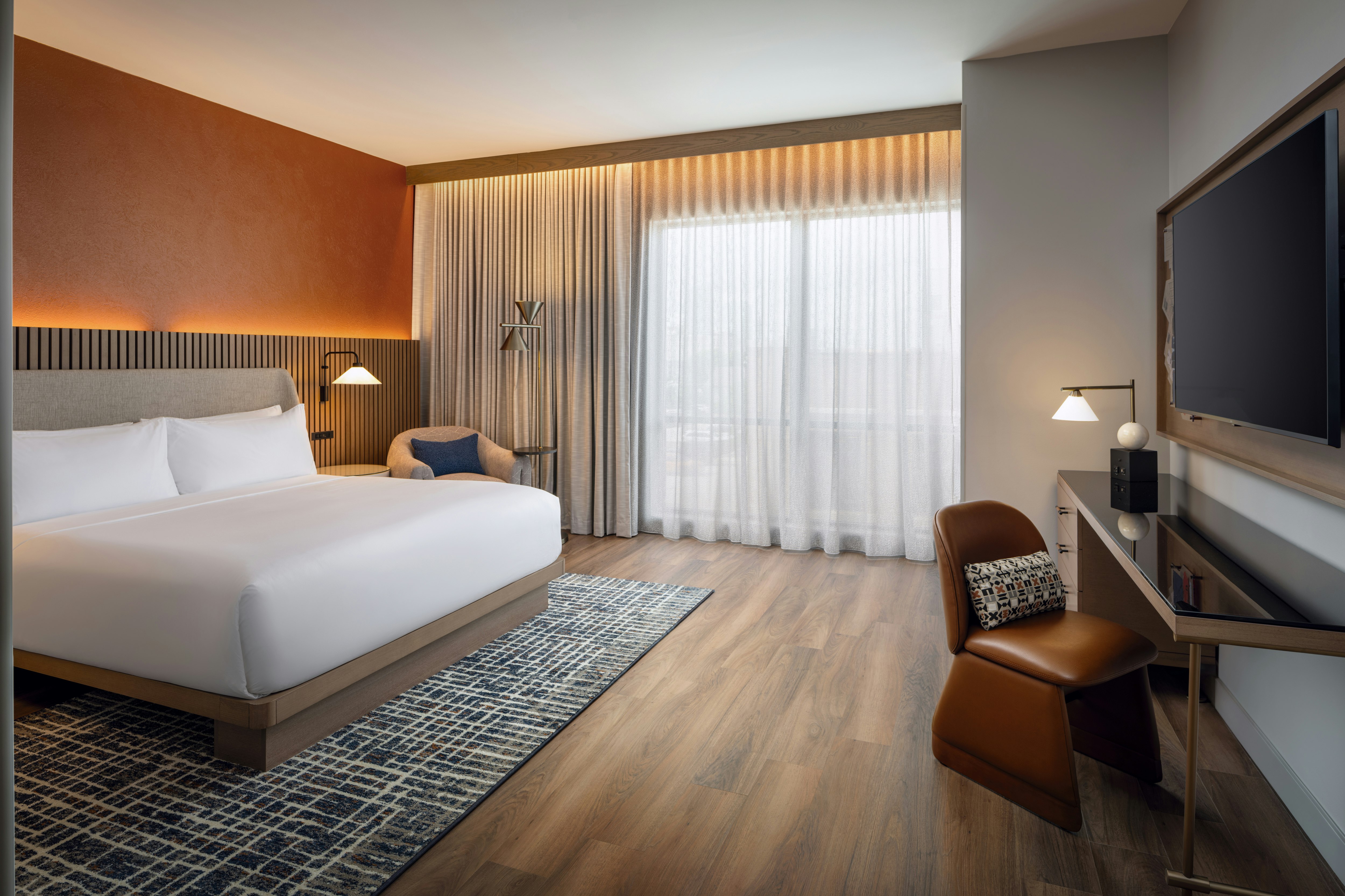 ROOM, KING BED, ACCESSIBLE