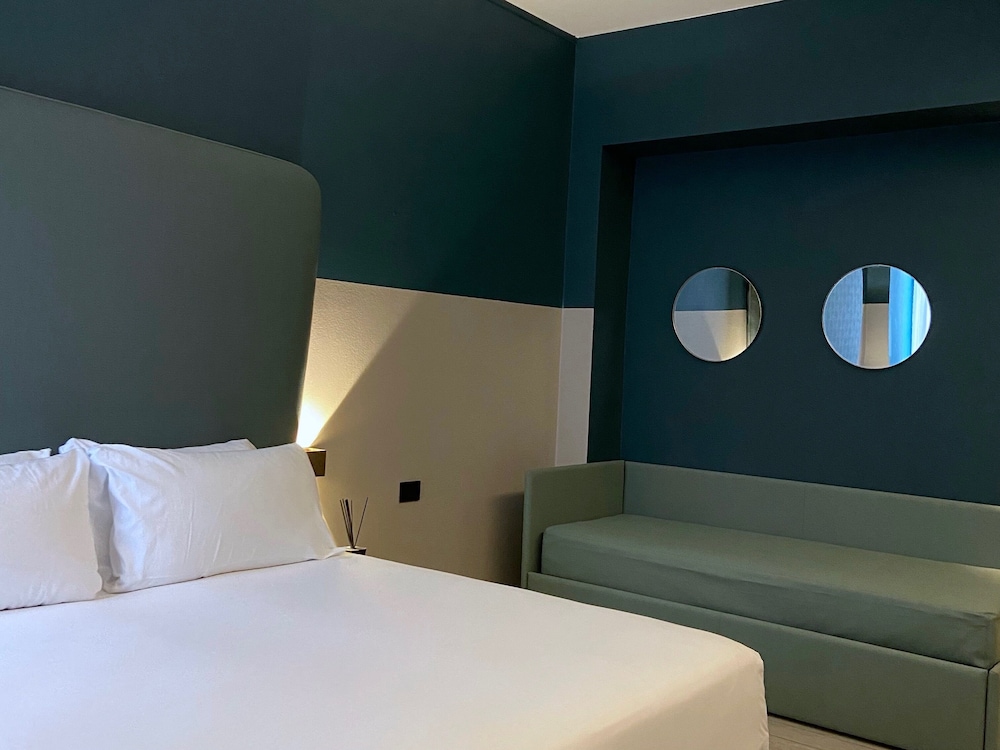 AV Hotel Milano 12/55