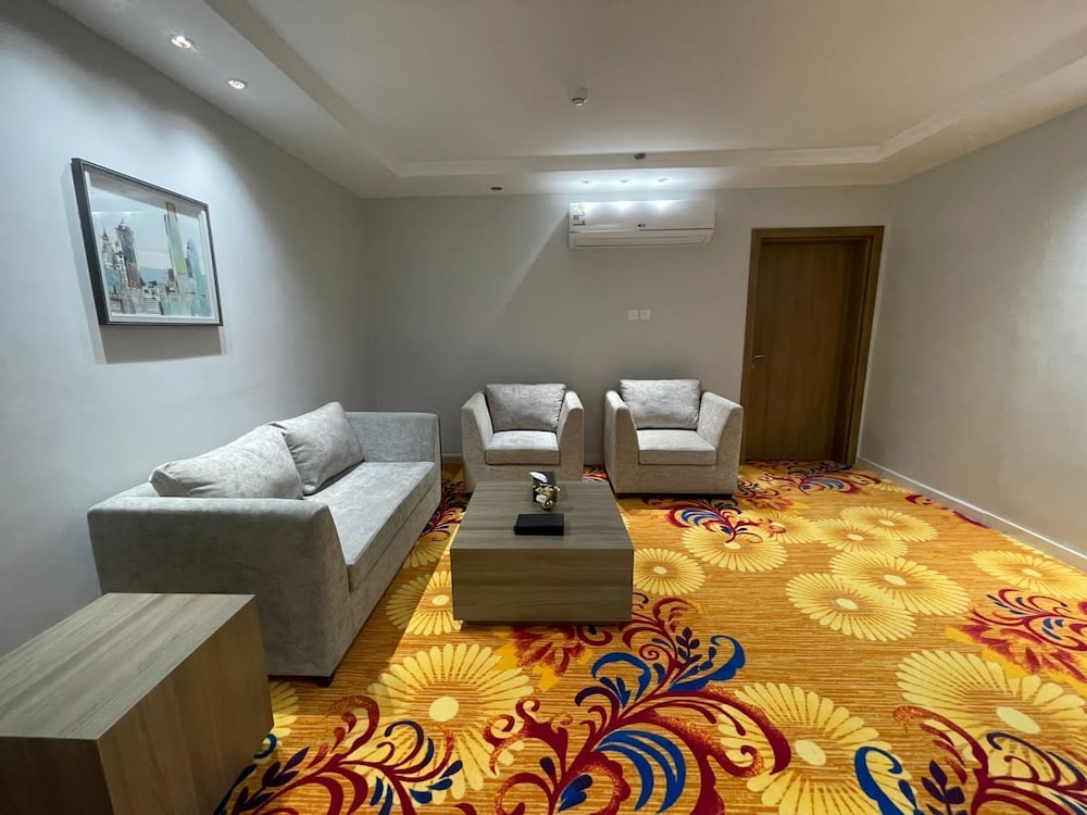 Sweet Land Hotel 52/63