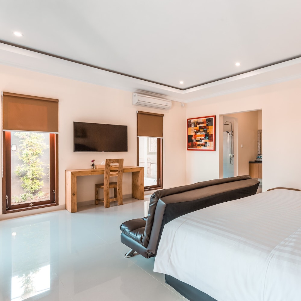 1 BEDROOM, VILLA, WITH POOL