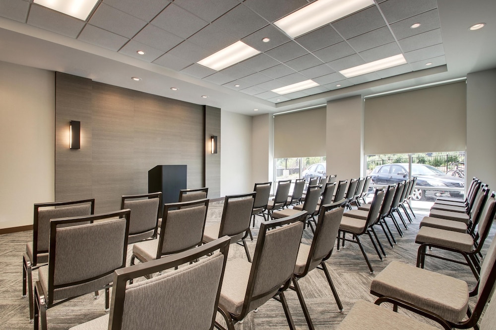 Hyatt Place Milwaukee Downtown 62/71