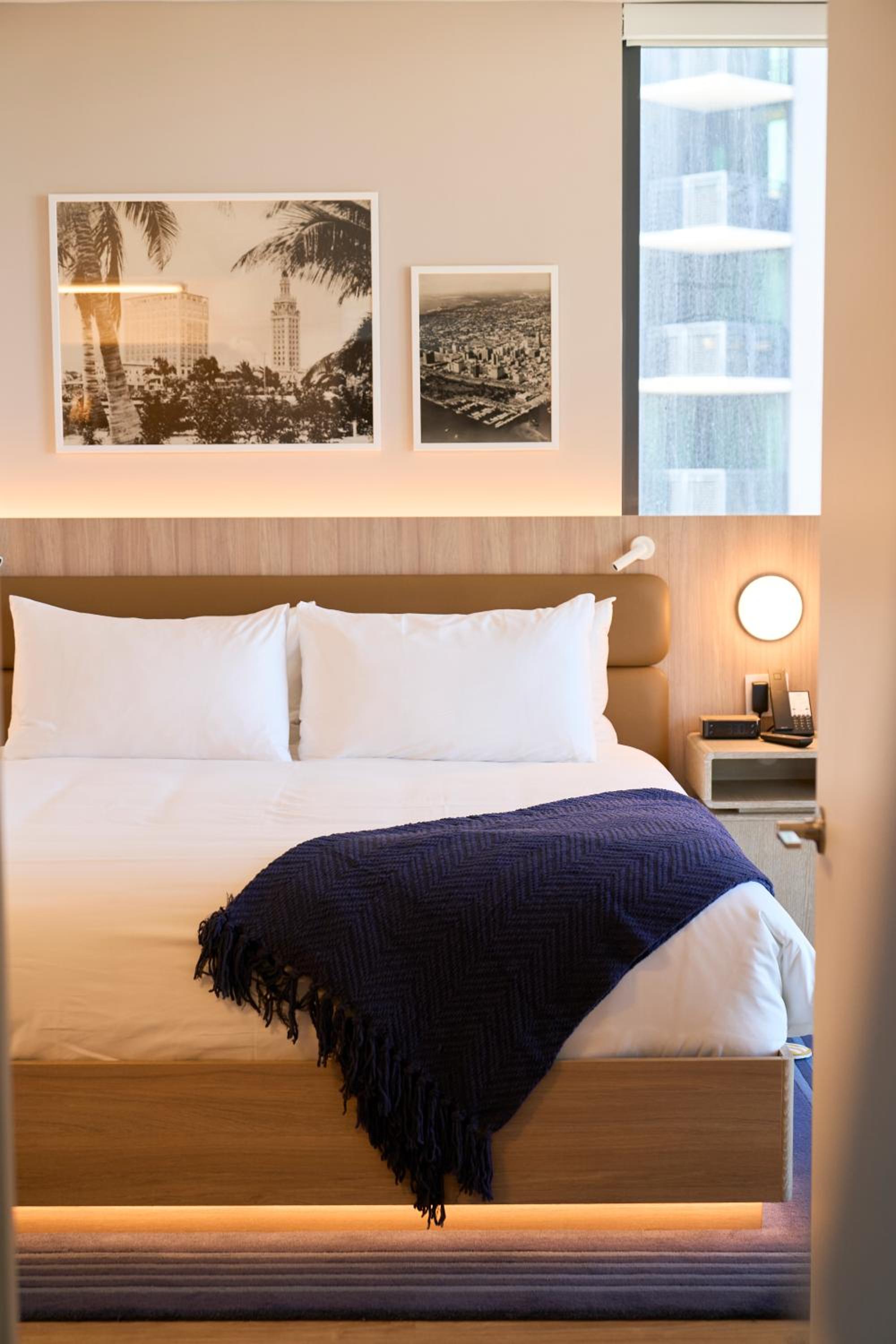 Room, Quadruple