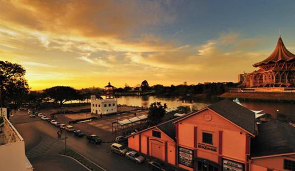 The Ranee Boutique Suites 68/74