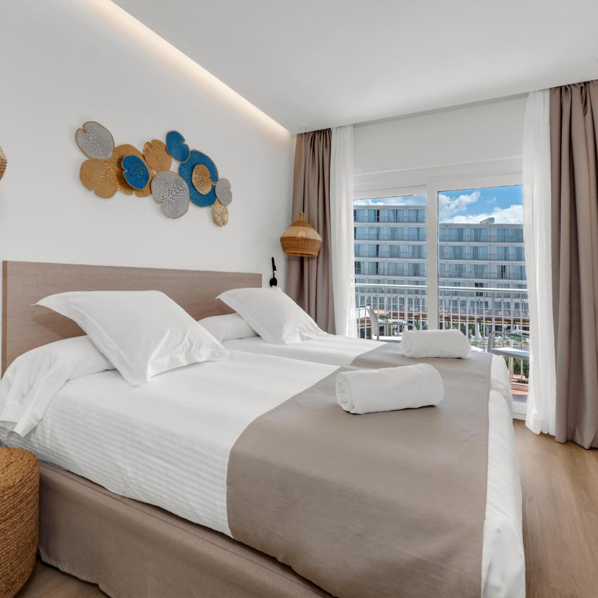 Deluxe, Double Bed, Adult Only, Balcony