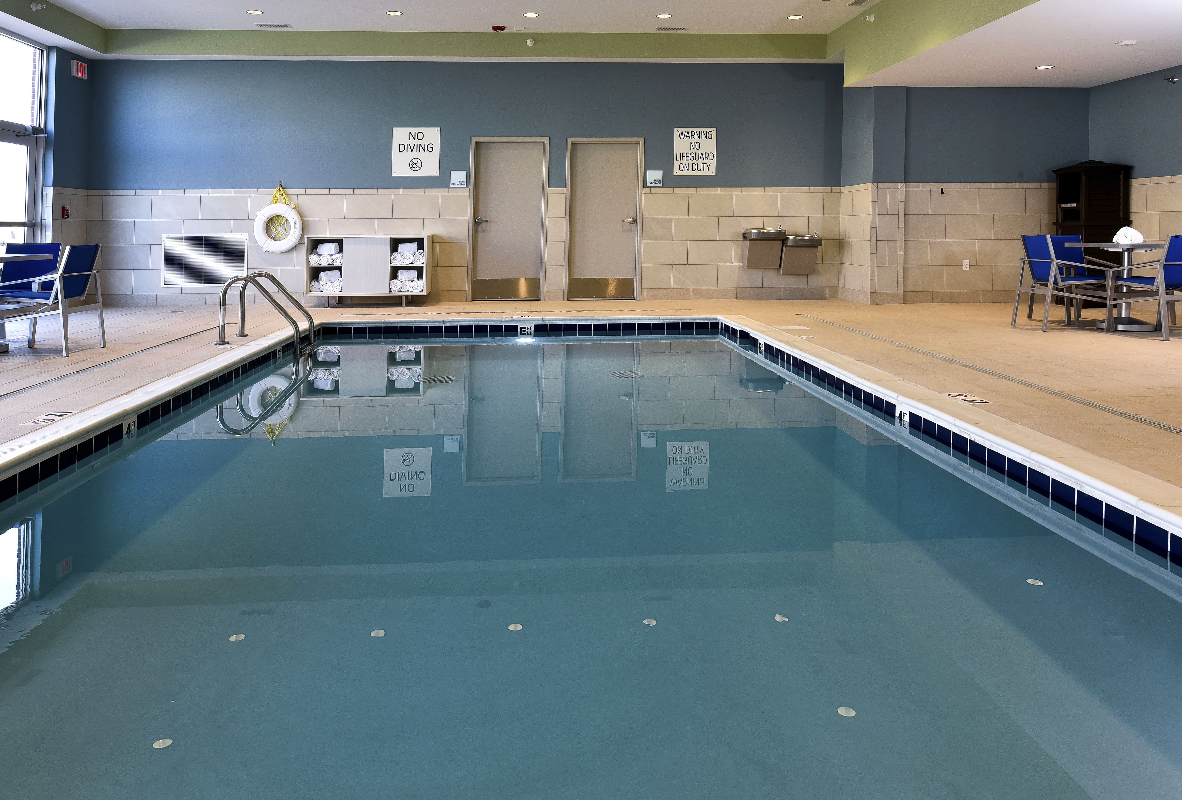 Holiday Inn Express Suites Madisonville 22/30