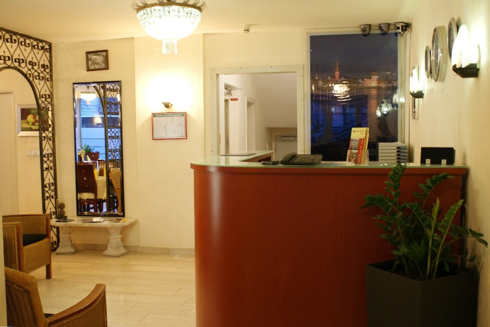 Bahn Hotel Dusseldorf 5/41